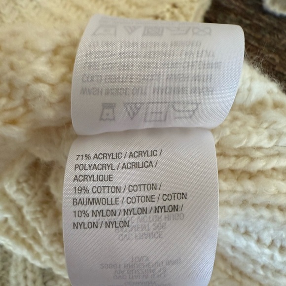 G.I.L.I Ivory cable knit cold shoulder bell sleeve sweater size XS - Picture 7 of 7